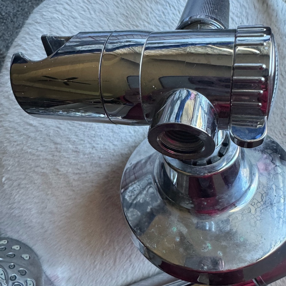 Sleek Dual Shower Head with Hose - Picture 3 of 6
